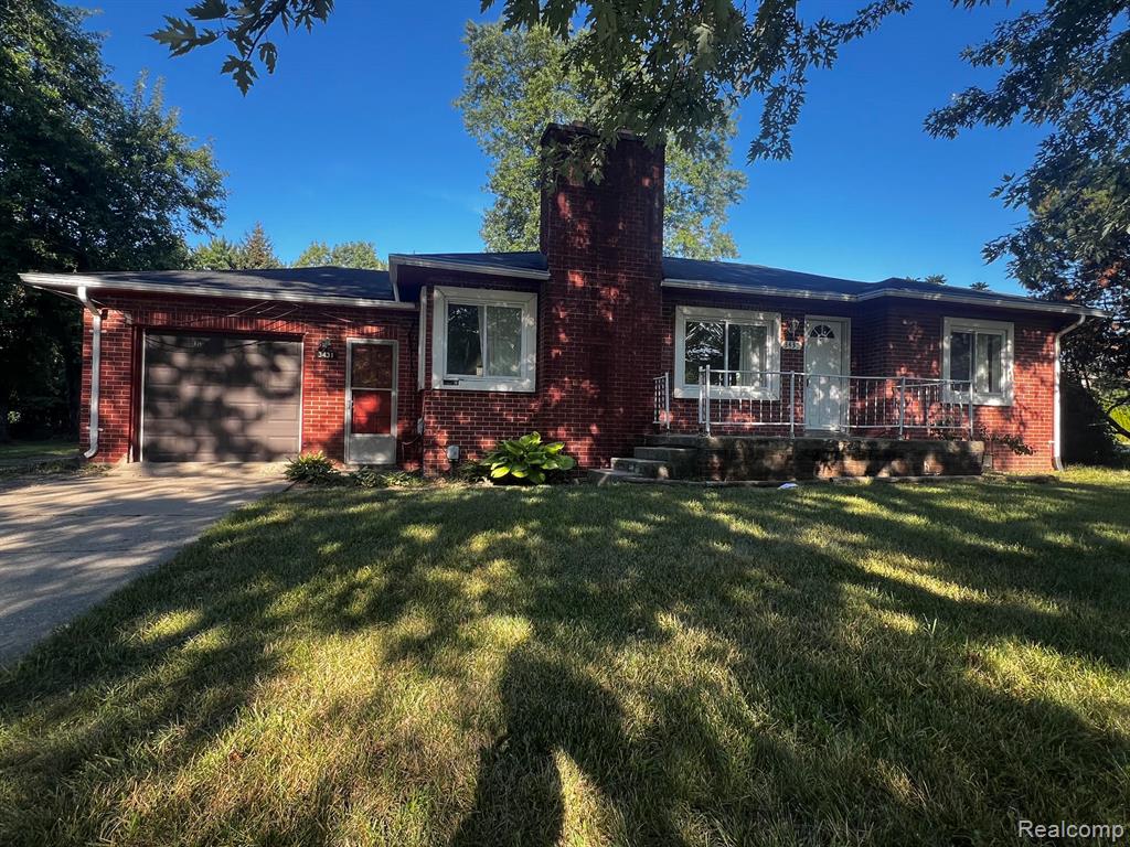 3431 Crooks Road Property Photo 1