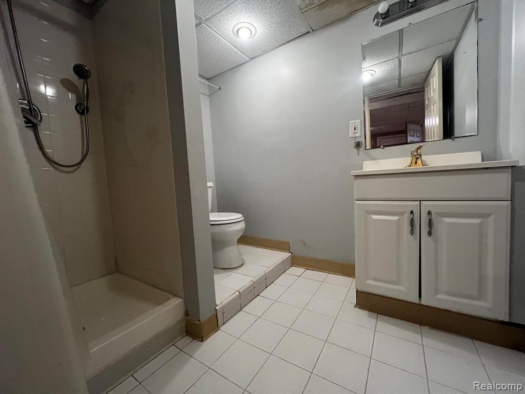 3431 Crooks Road Property Photo 9