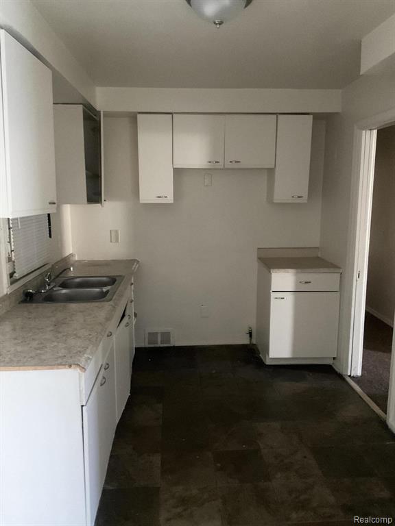12152 Rutherford Street Property Photo 9