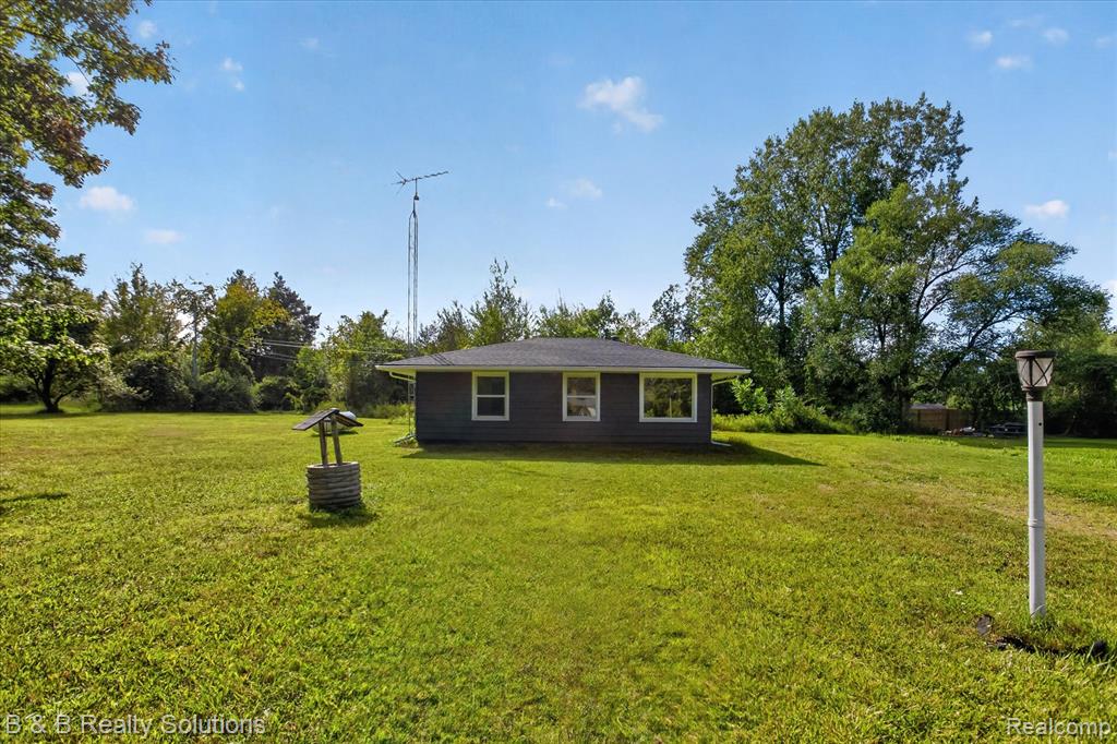 4644 Hillcrest Drive Property Photo 4