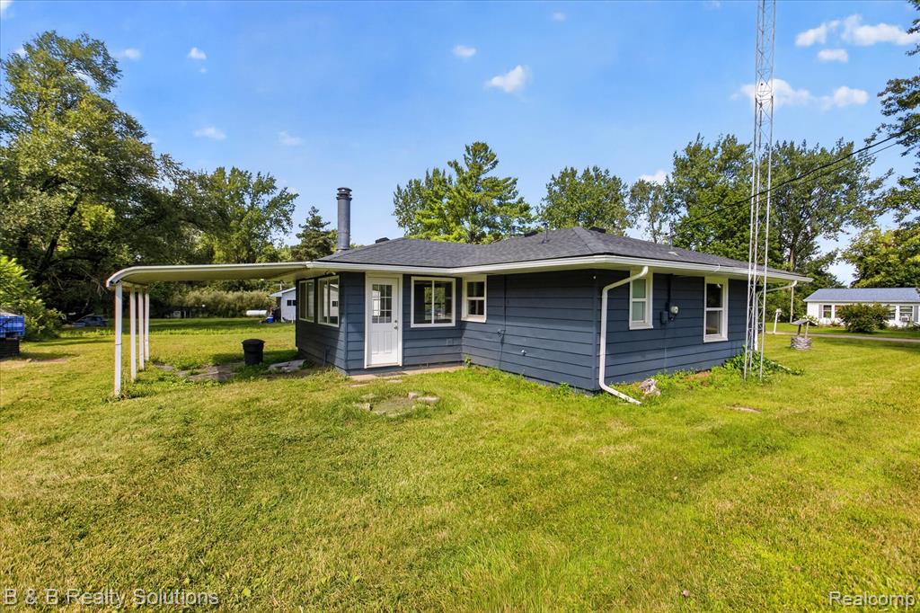 4644 Hillcrest Drive Property Photo 6