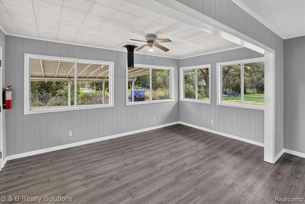 4644 Hillcrest Drive Property Photo 10