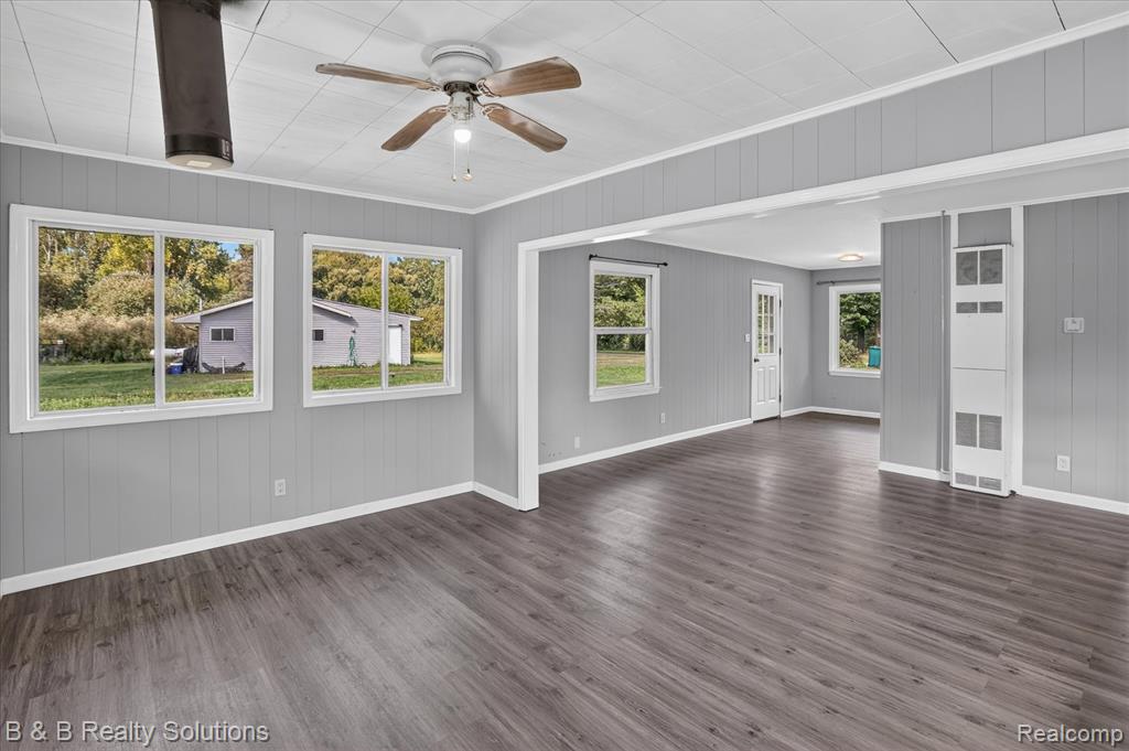 4644 Hillcrest Drive Property Photo 11