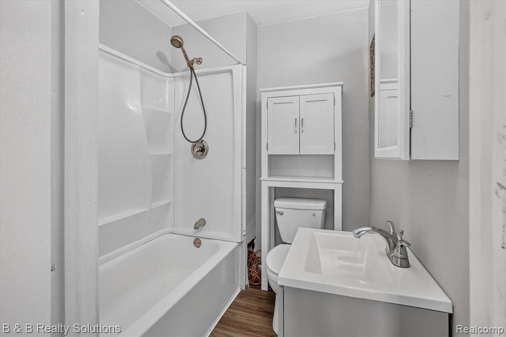 4644 Hillcrest Drive Property Photo 23