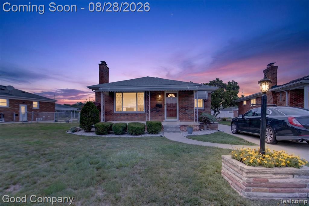 24910 Manhattan Street Property Photo 1