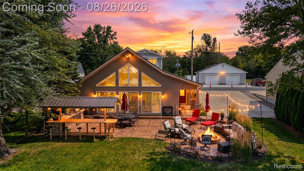 453 E Shore Drive Property Photo 1