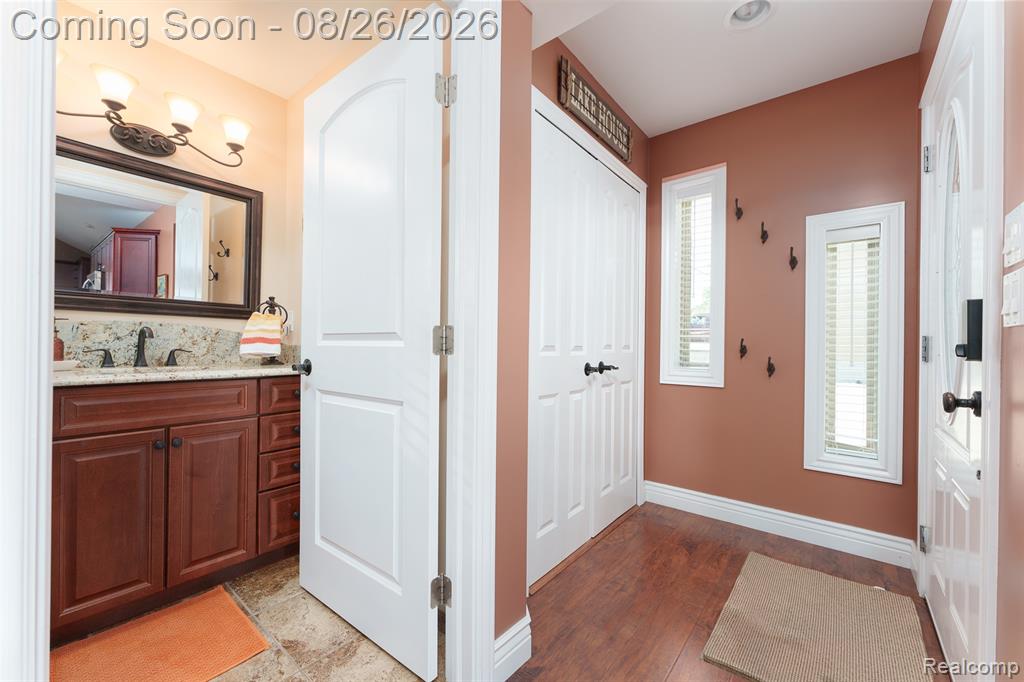 453 E Shore Drive Property Photo 18