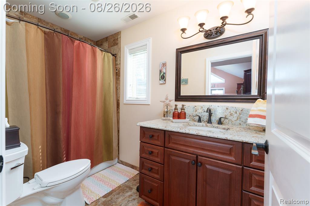 453 E Shore Drive Property Photo 19
