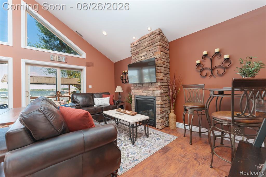 453 E Shore Drive Property Photo 24