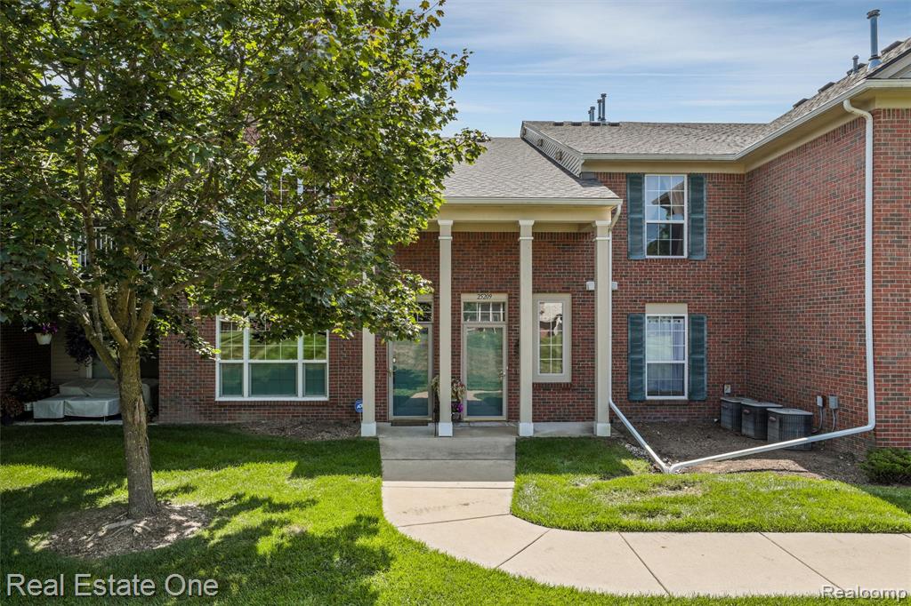 25209 Chesapeake Circle Property Photo 1