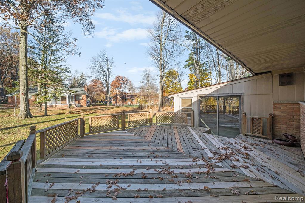 5935 Chickadee Lane Property Photo 6