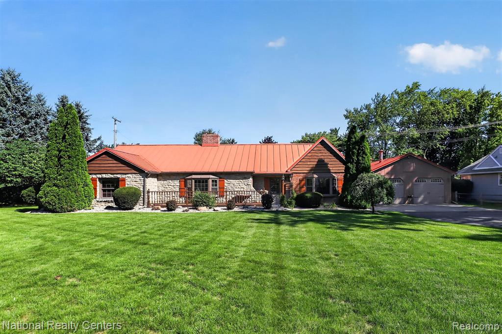 127 W Albain Road