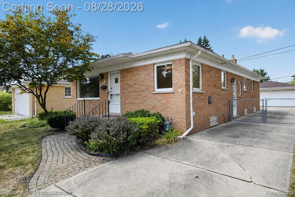 7523 Robindale Avenue Property Photo 1