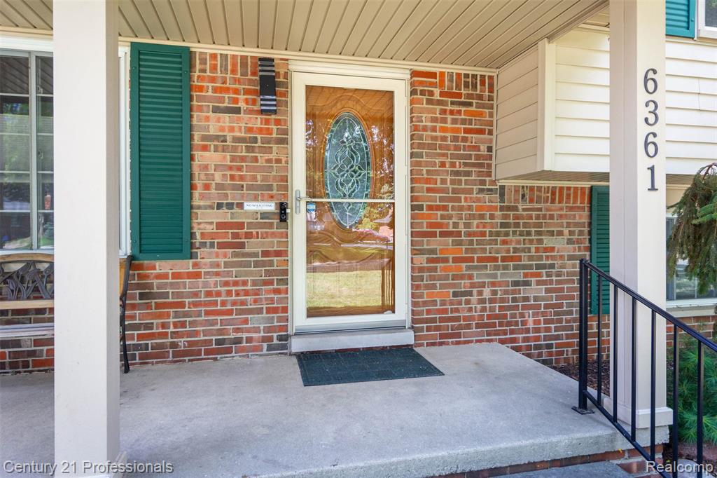 6361 Emerald Lake Drive Property Photo 4