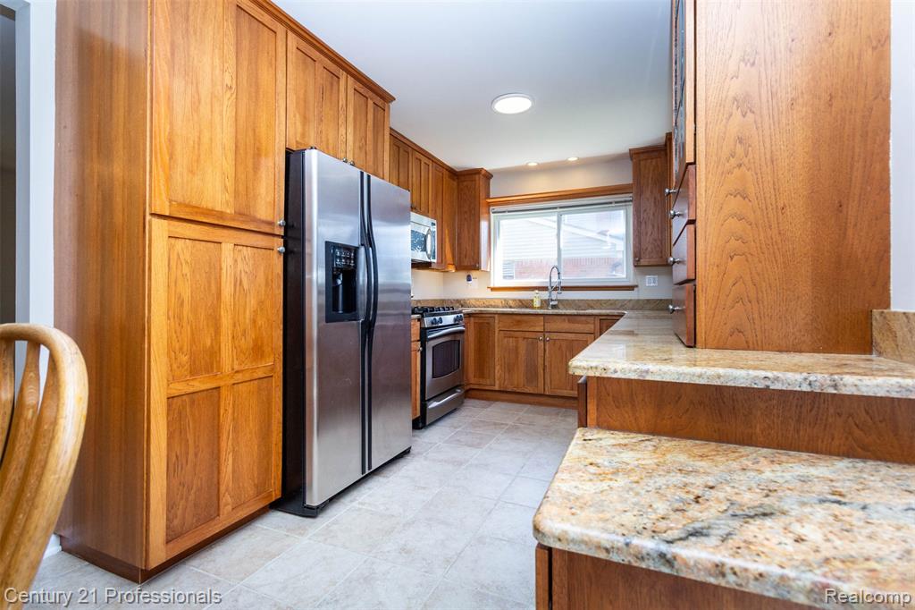 6361 Emerald Lake Drive Property Photo 9