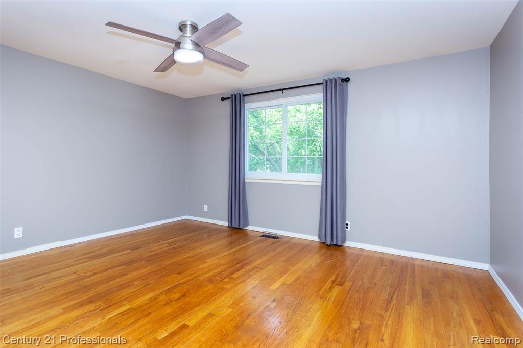 6361 Emerald Lake Drive Property Photo 14