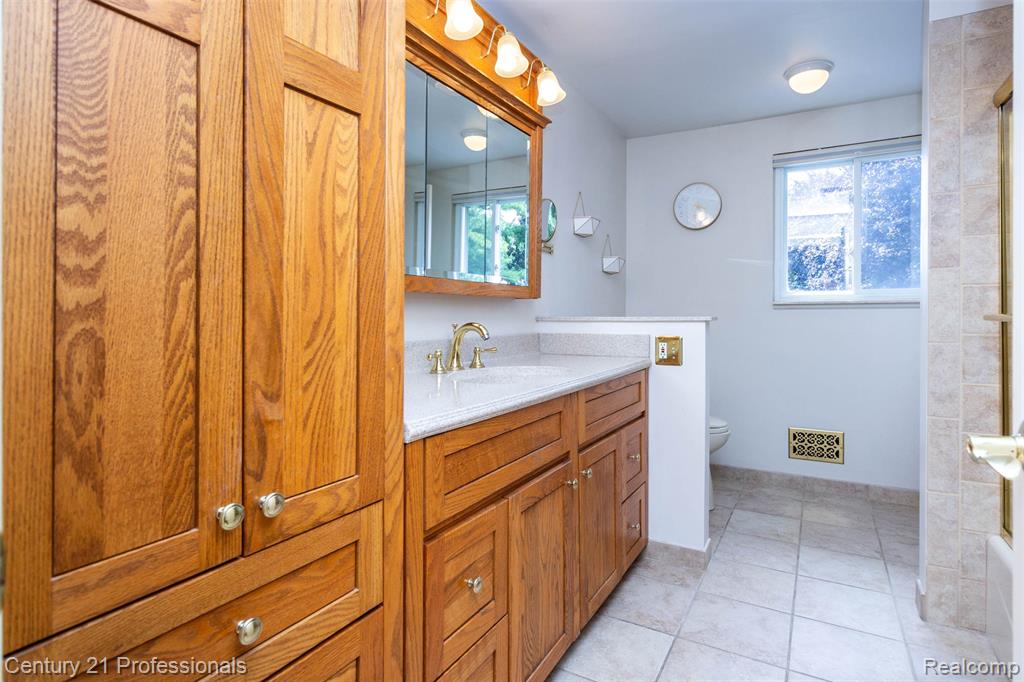 6361 Emerald Lake Drive Property Photo 16