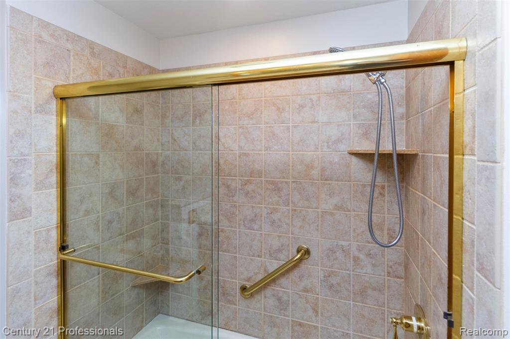 6361 Emerald Lake Drive Property Photo 17