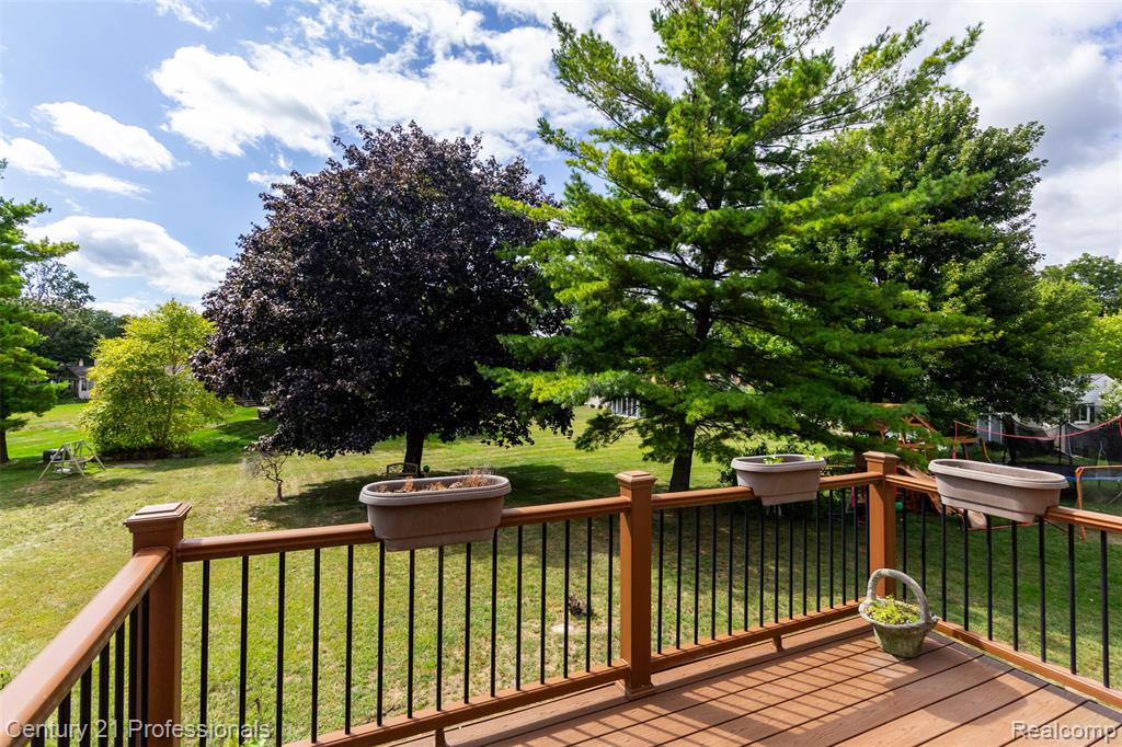 6361 Emerald Lake Drive Property Photo 21
