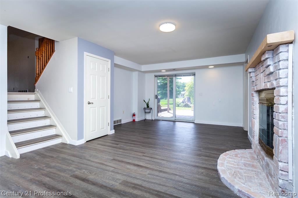 6361 Emerald Lake Drive Property Photo 25