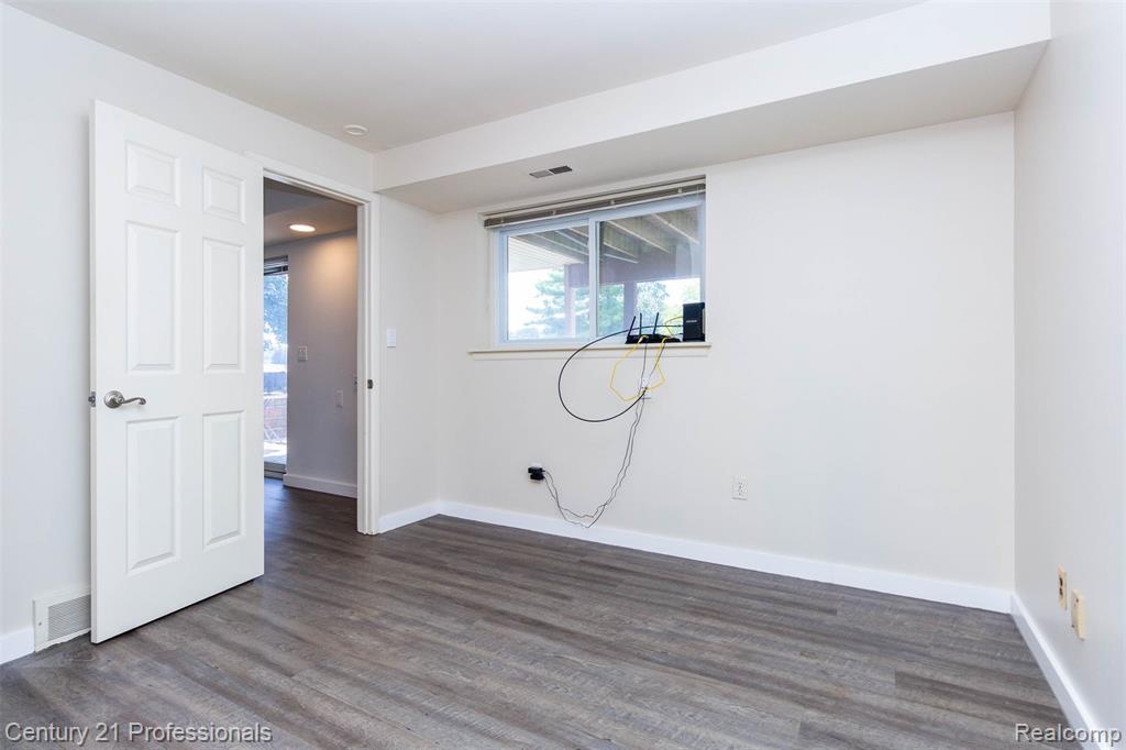 6361 Emerald Lake Drive Property Photo 28