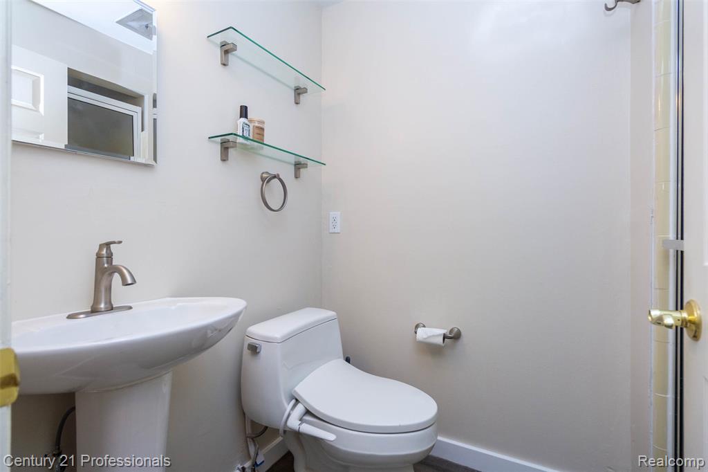 6361 Emerald Lake Drive Property Photo 29