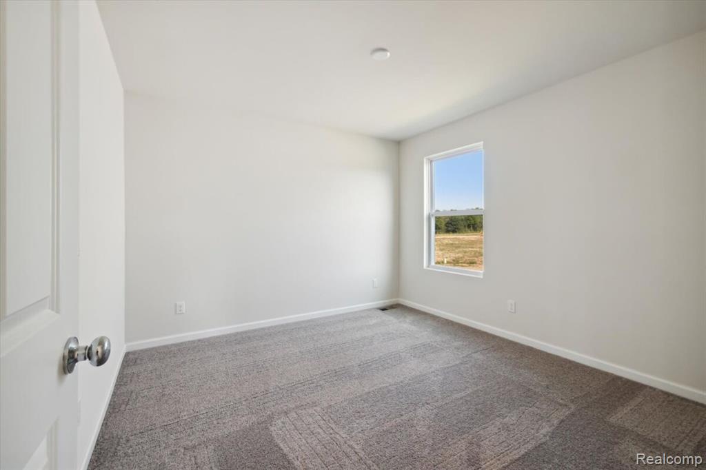 4066 Heritage Square Drive Property Photo 13