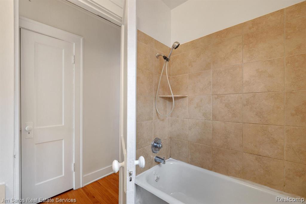 15111 E Vernor Highway Property Photo 5