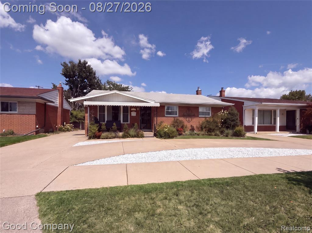 17941 E 13 Mile Road Property Photo 1