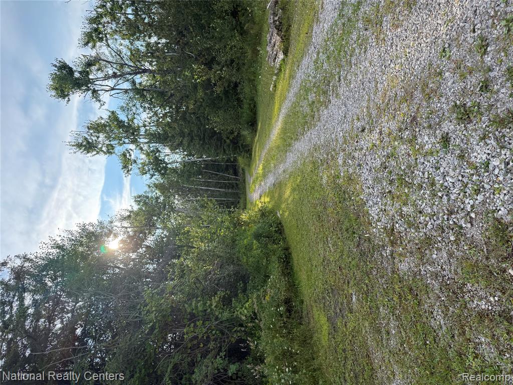 8018 Mielke Road Property Photo 2