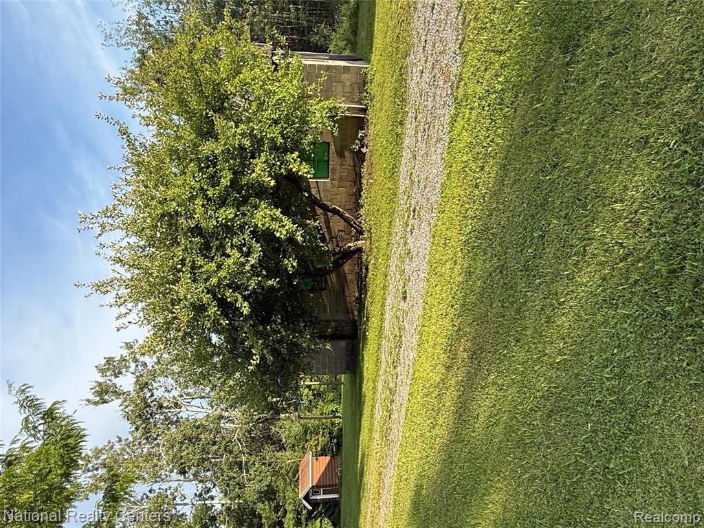 8018 Mielke Road Property Photo 14