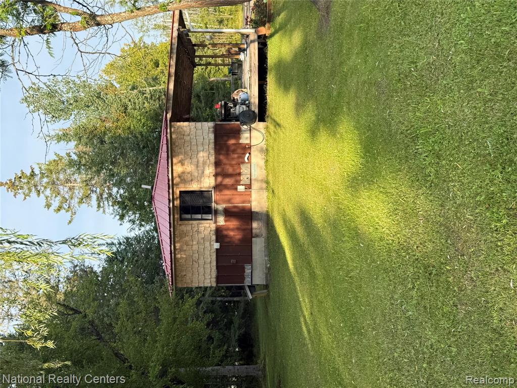8018 Mielke Road Property Photo 17