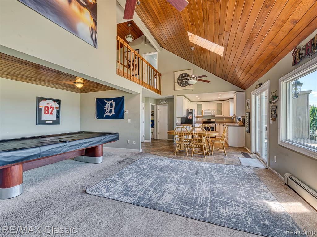 425 E Shore Drive Property Photo 14