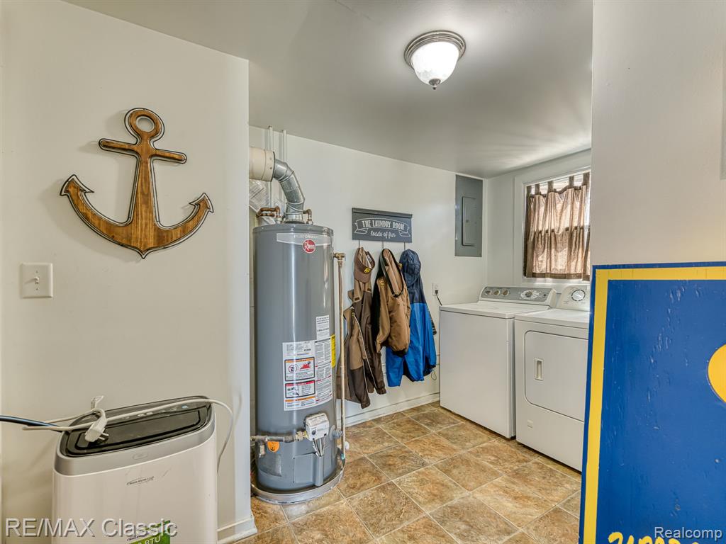 425 E Shore Drive Property Photo 16