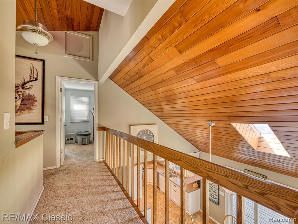 425 E Shore Drive Property Photo 17