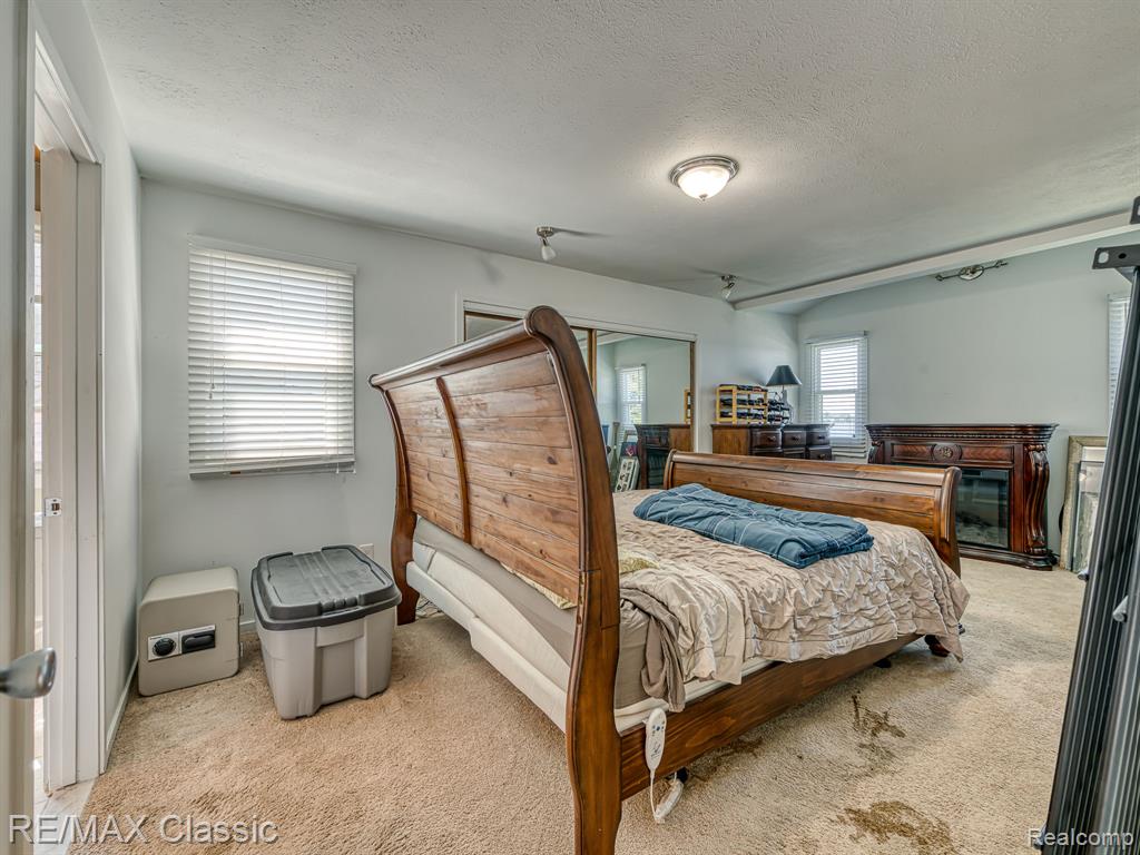 425 E Shore Drive Property Photo 18