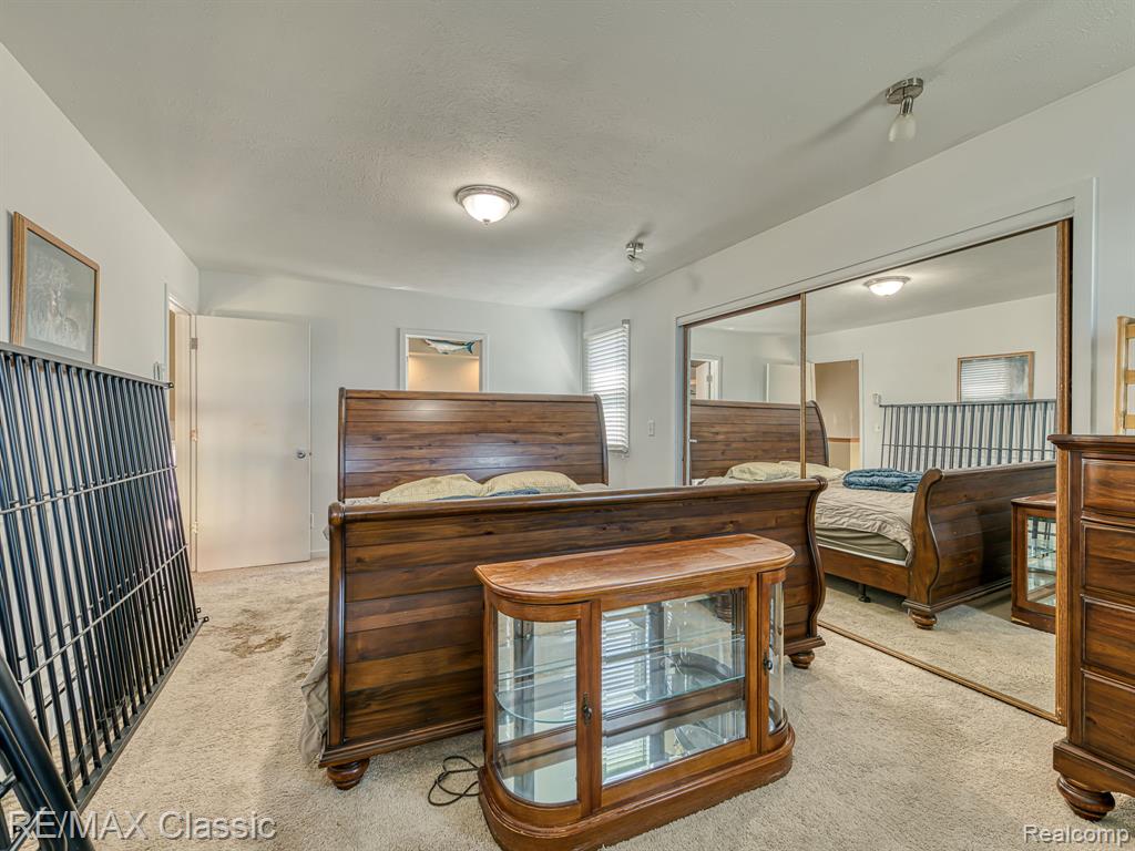 425 E Shore Drive Property Photo 19