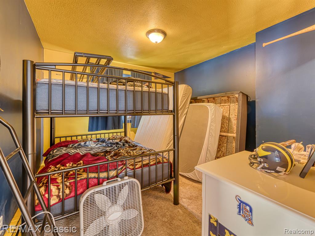 425 E Shore Drive Property Photo 22