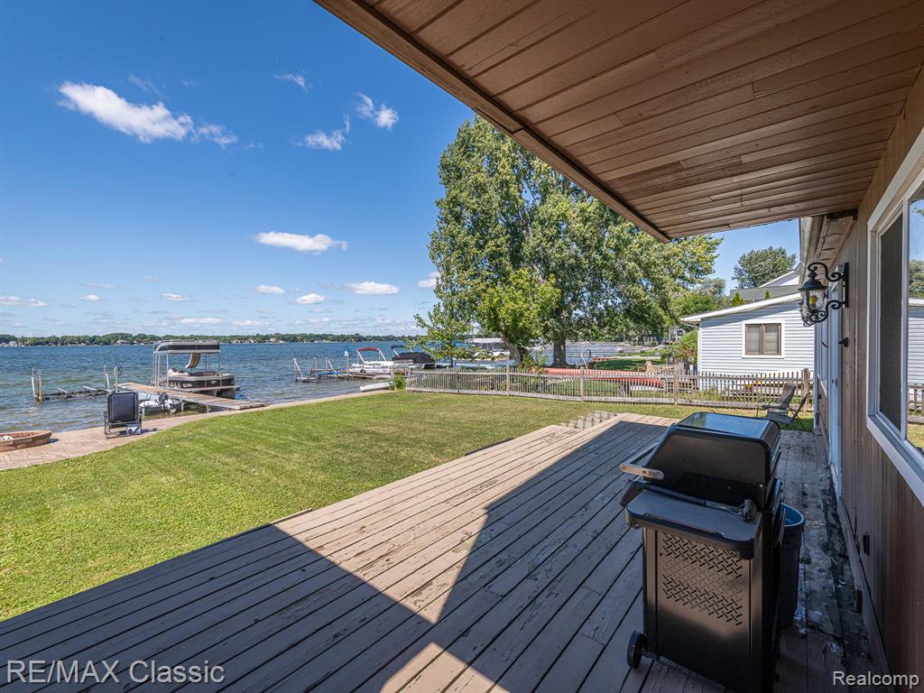 425 E Shore Drive Property Photo 30