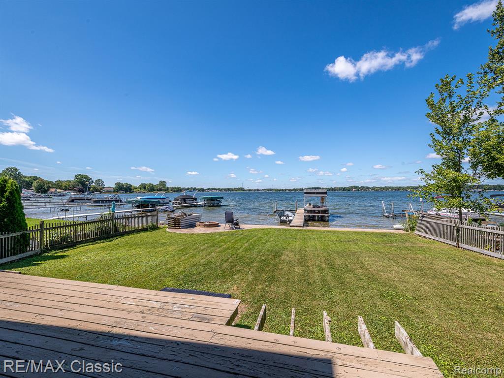 425 E Shore Drive Property Photo 31