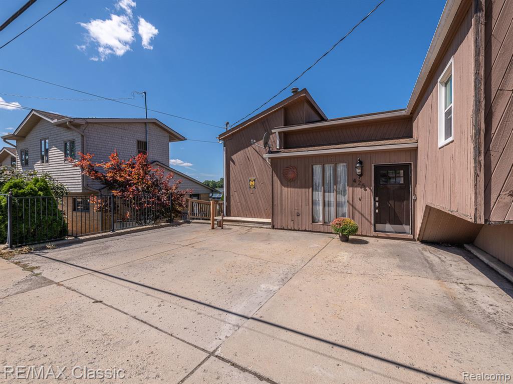425 E Shore Drive Property Photo 34