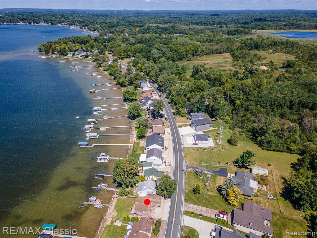 425 E Shore Drive Property Photo 38