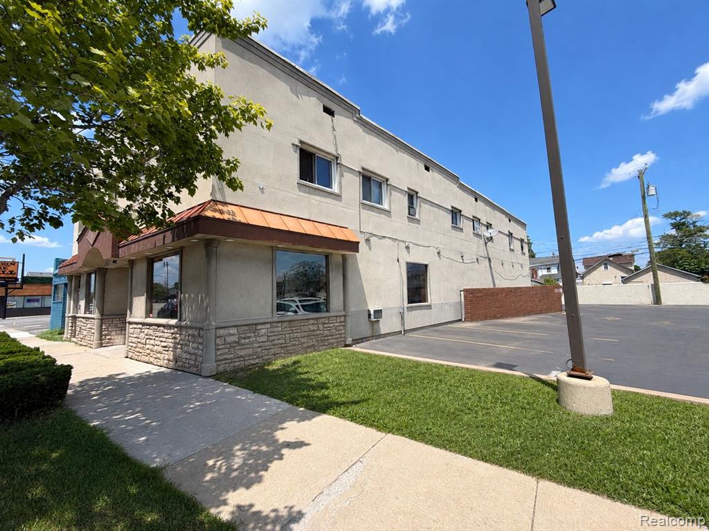 1406 Southfield Road Property Photo 2