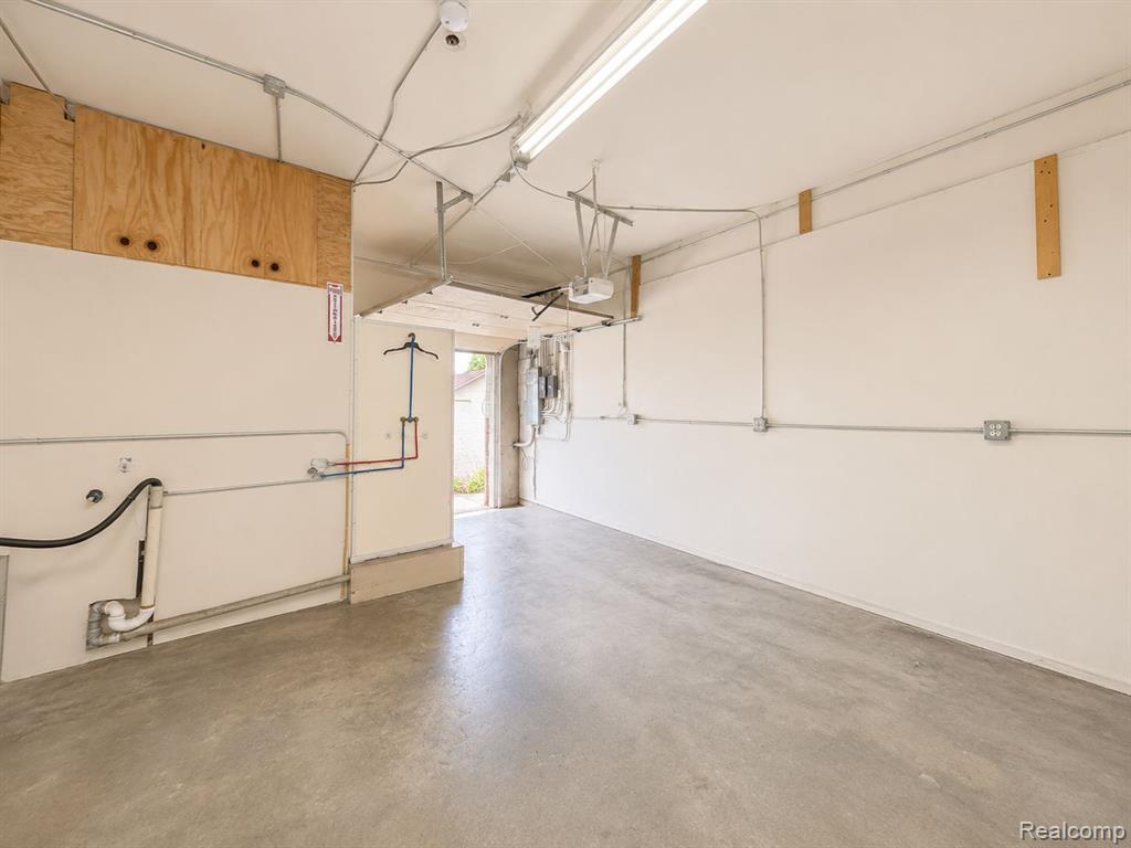 1406 Southfield Road Property Photo 8