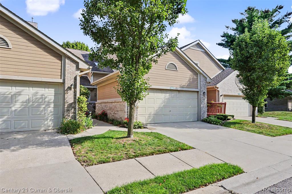 9398 Westwind Drive Property Photo 1