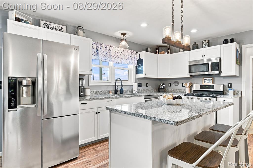 3956 Keewahdin Road Property Photo 19