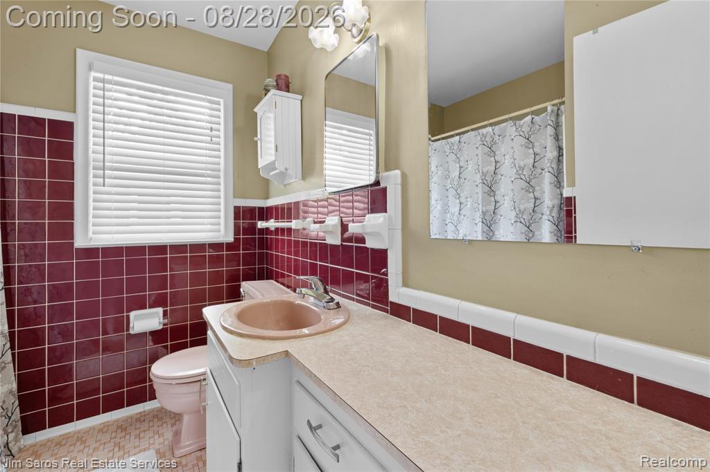 20216 Anita Street Property Photo 9