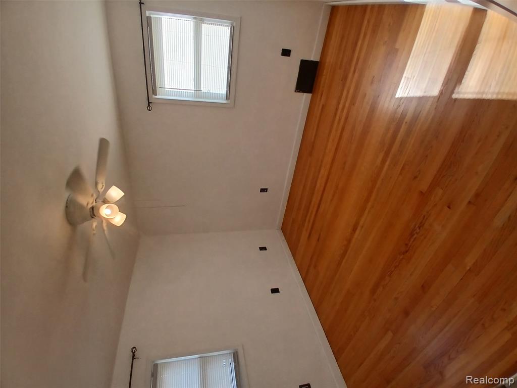 15070 Drake Street Property Photo 5