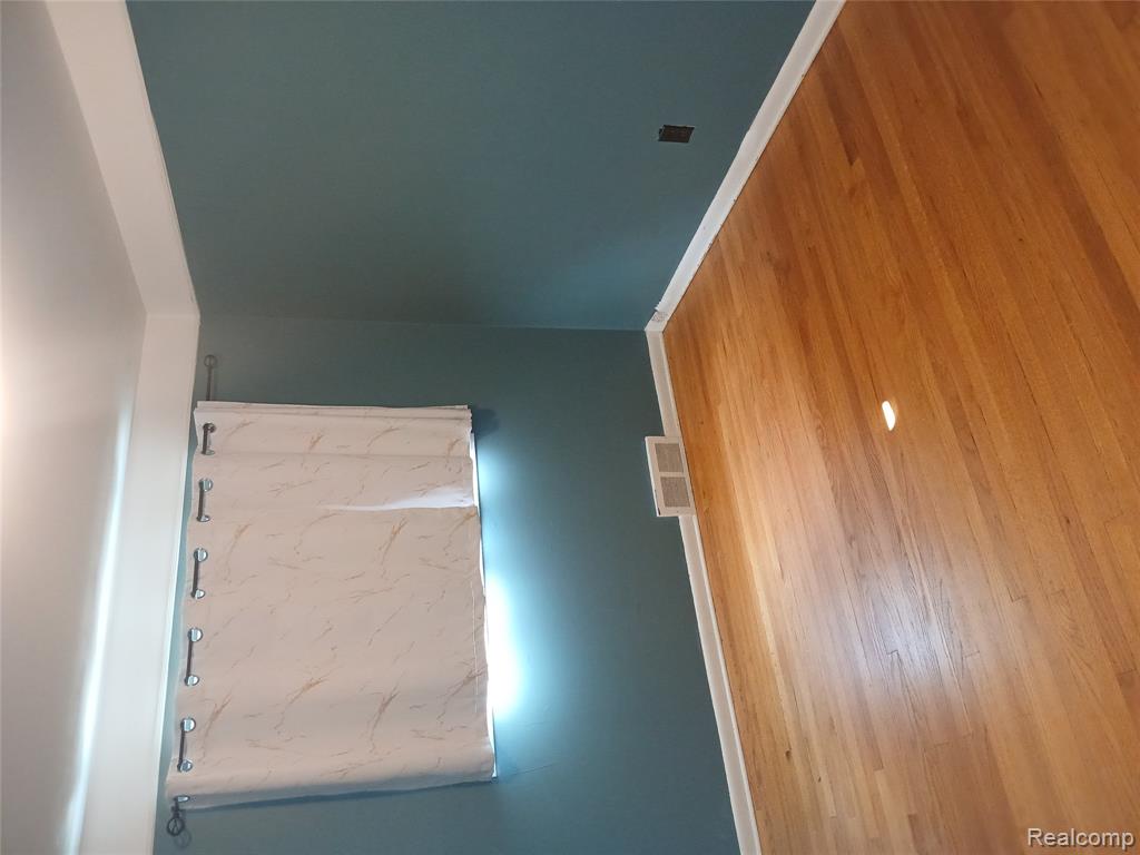 15070 Drake Street Property Photo 10