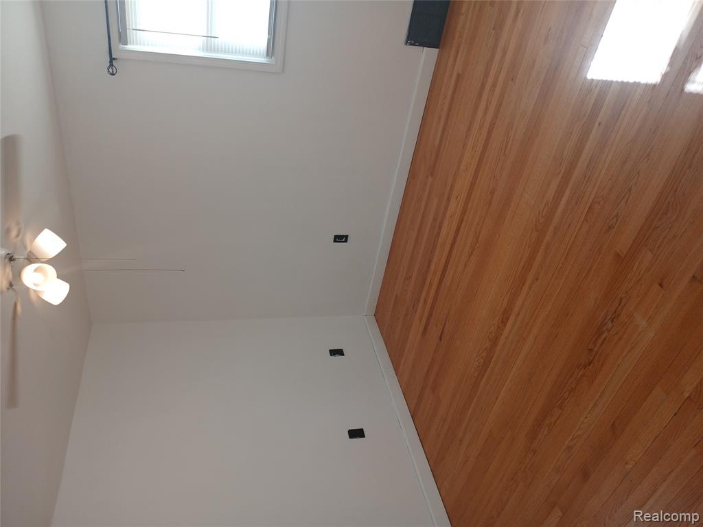 15070 Drake Street Property Photo 11